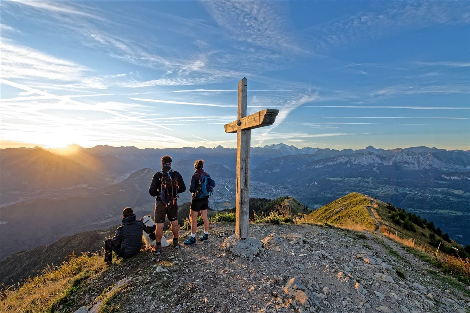 Bus Cluses Arve & montagnes avec la montagne en arrière-plan